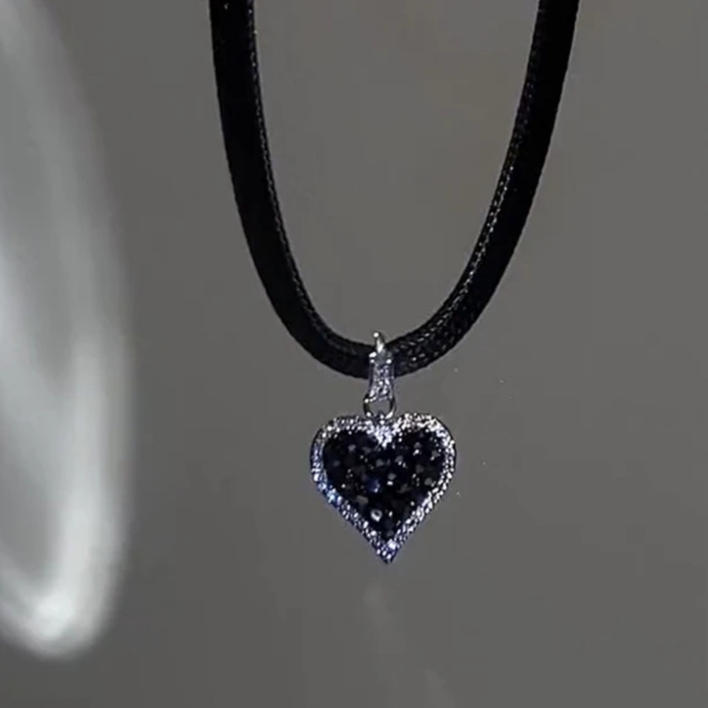 Black heart pendant necklace Black heart pendant necklace